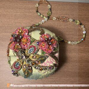 Mary Frances "Damsel in Flight" Green Beaded Circular Crossbody Purse